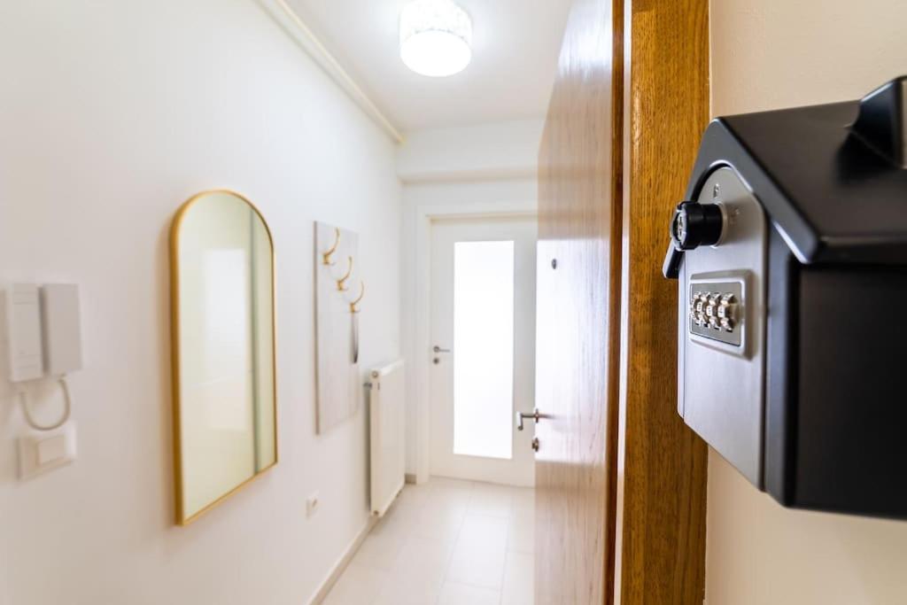 Apartman Lux Self Check-In Вировотиця Екстер'єр фото