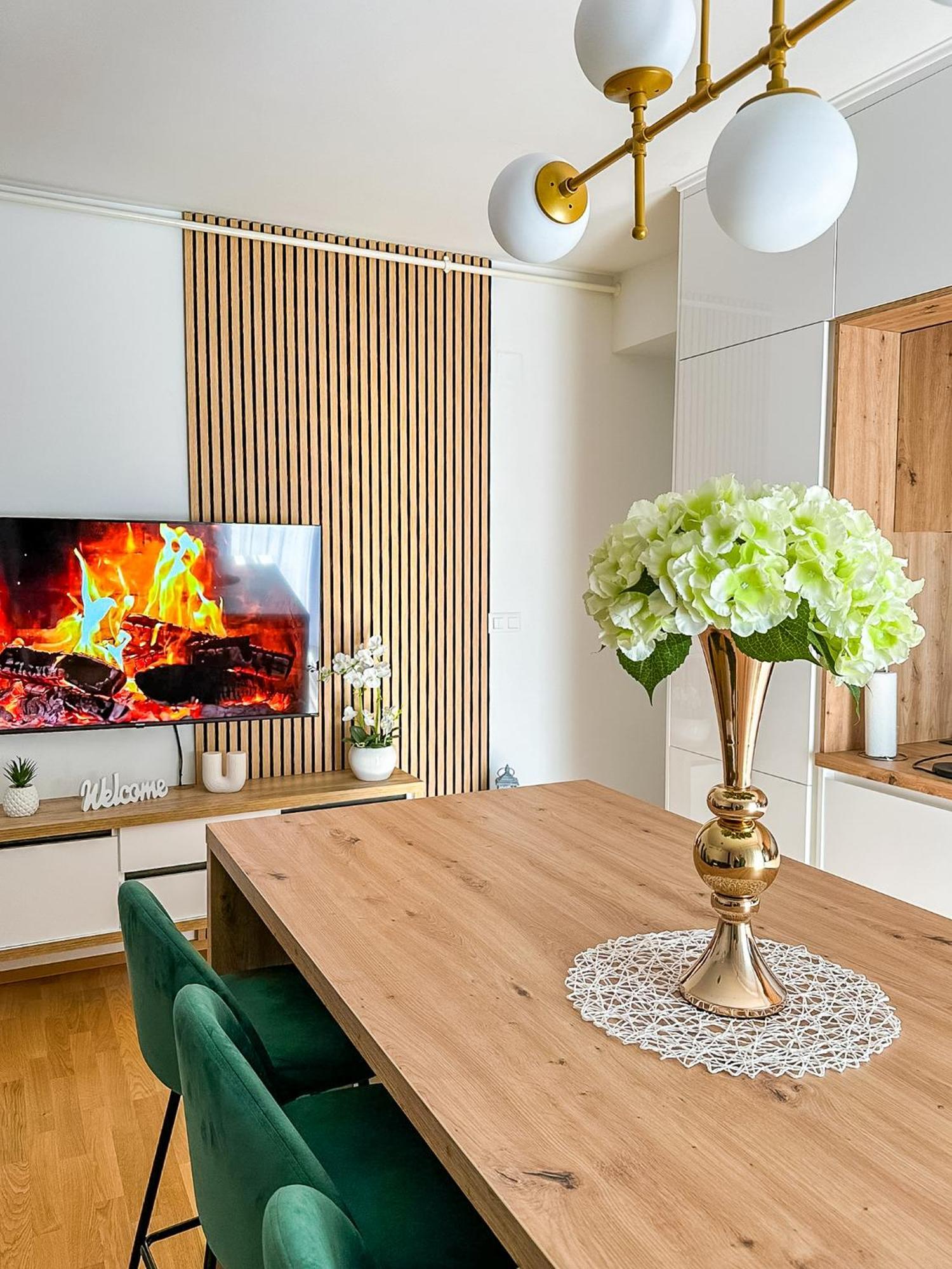 Apartman Lux Self Check-In Вировотиця Екстер'єр фото